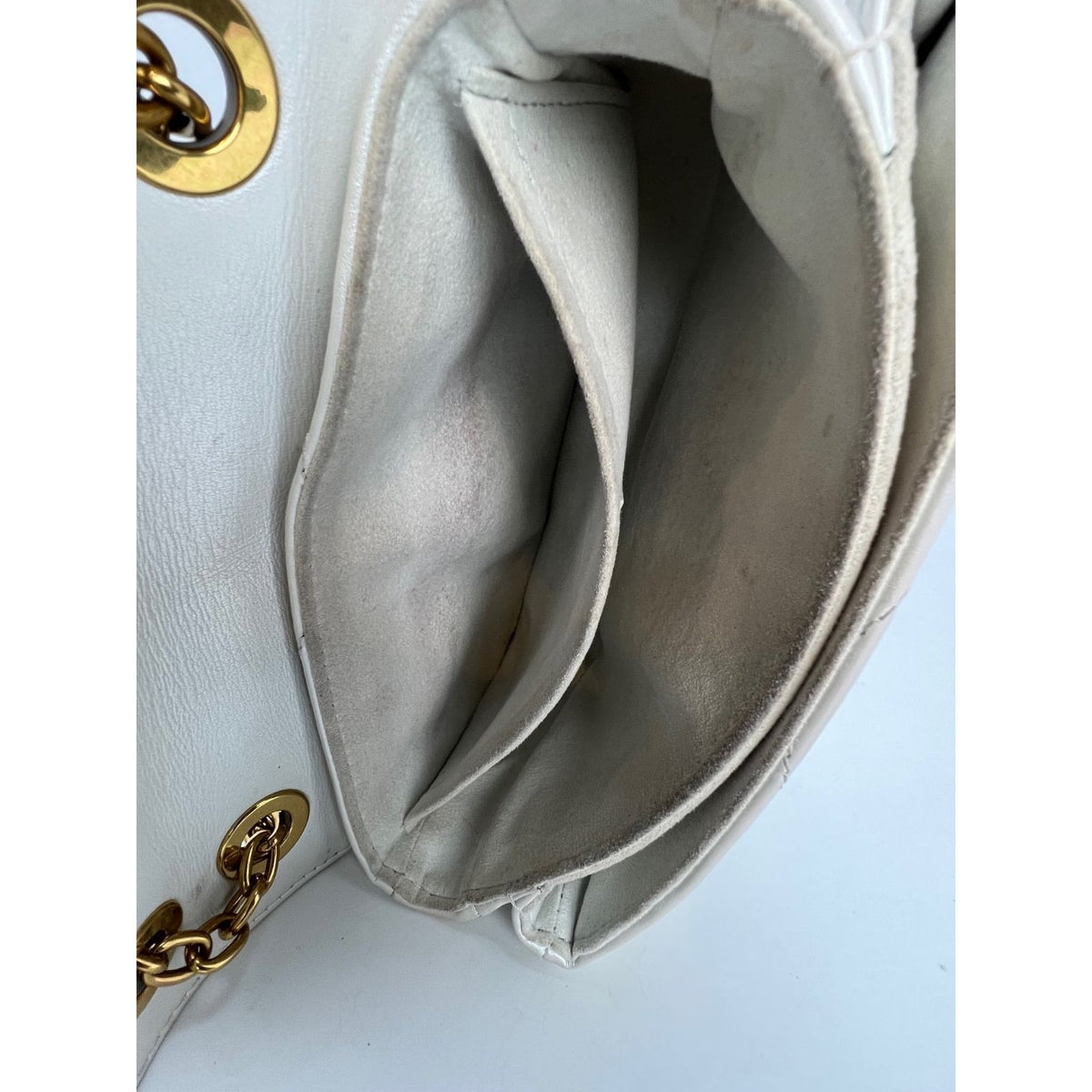 LOUIS VUITTON Metallic Calfskin New Wave Chain PM White Shoulder Bag –  Debsluxurycloset