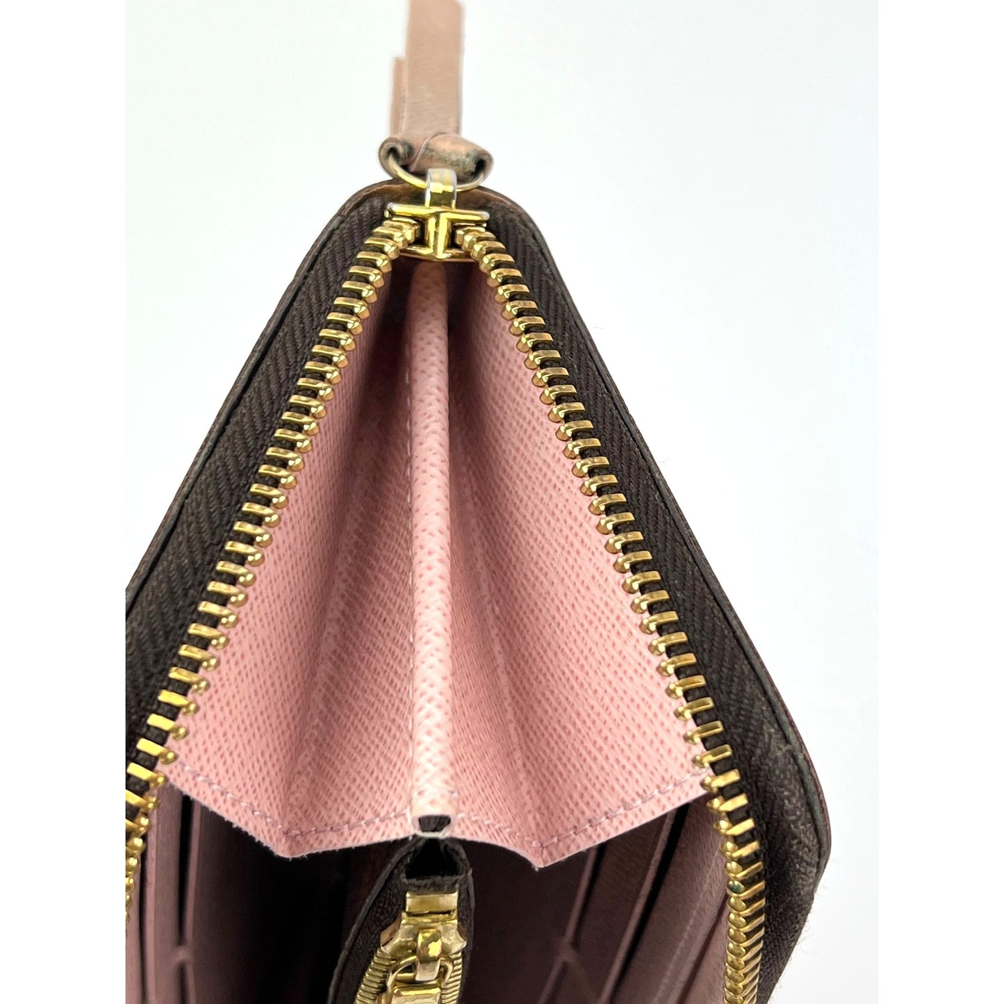 
                  
                    Louis Vuitton Clemence Monogram Wallet Rose Ballerine
                  
                