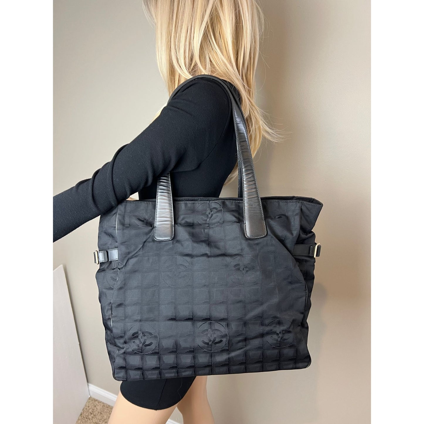 
                  
                    Chanel Nylon Black Travel Tote Vintage
                  
                