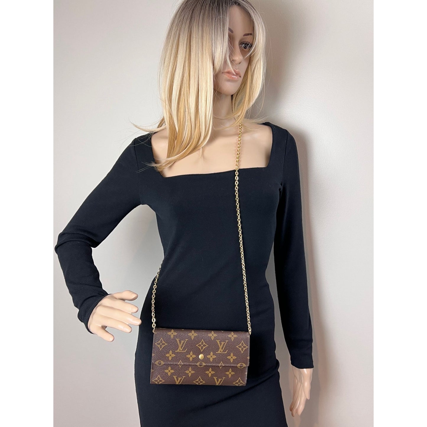 
                  
                    Louis Vuitton Vintage International Long Monogram Wallet
                  
                