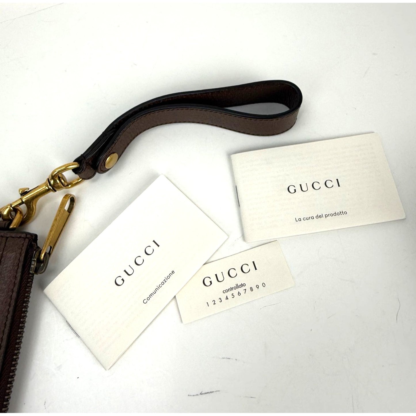 
                  
                    Gucci Disney Donald Duck GG Supreme Zip Beige Clutch Wristlet Bag
                  
                