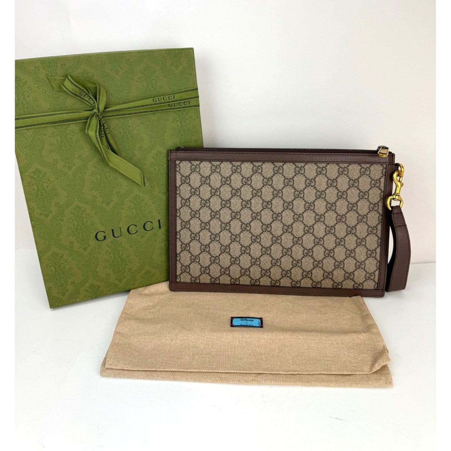 
                  
                    Gucci Disney Donald Duck GG Supreme Zip Beige Clutch Wristlet Bag
                  
                