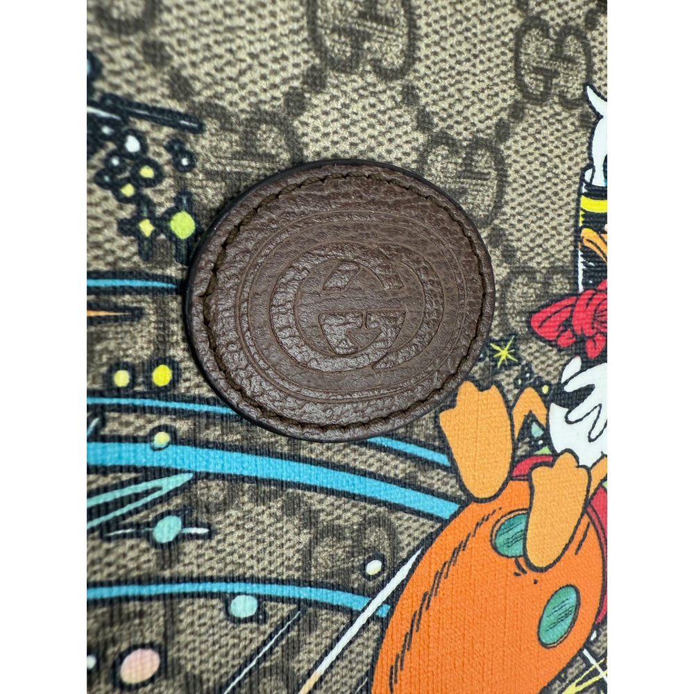 
                  
                    Gucci Disney Donald Duck GG Supreme Zip Beige Clutch Wristlet Bag
                  
                