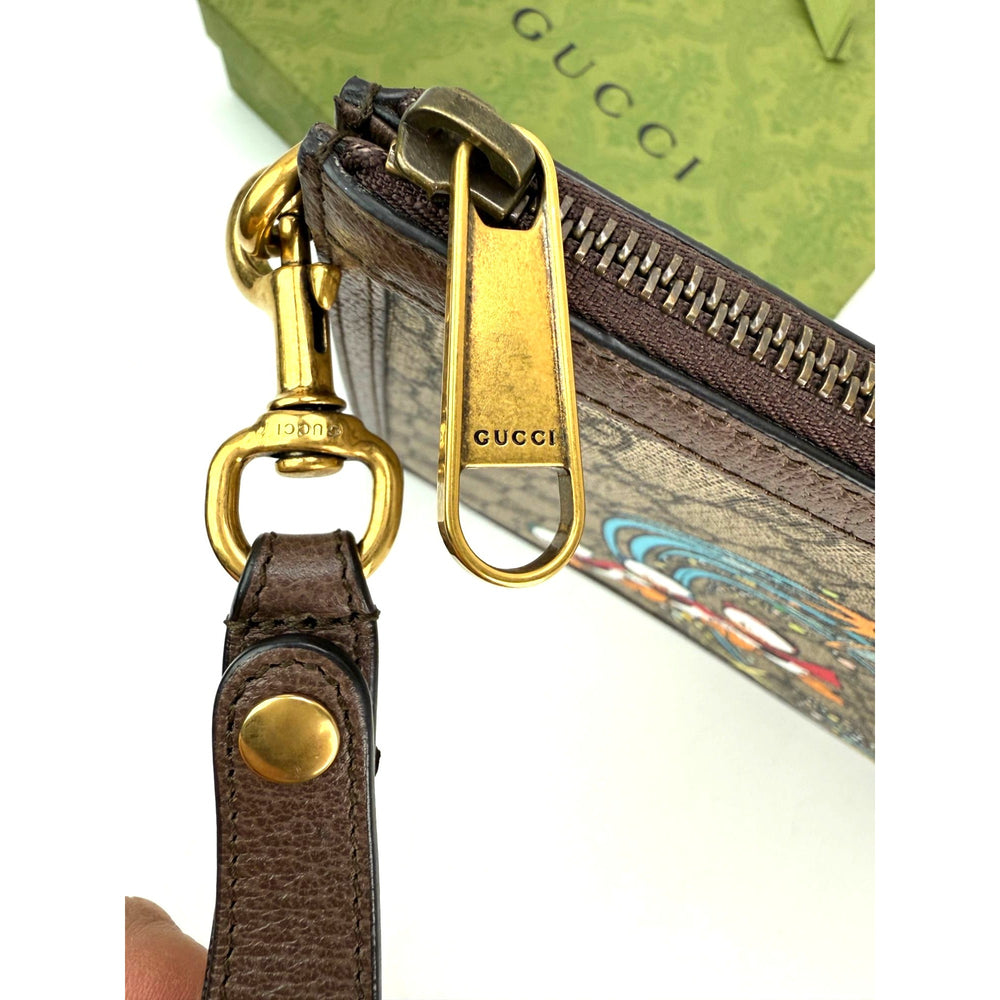 
                  
                    Gucci Disney Donald Duck GG Supreme Zip Beige Clutch Wristlet Bag
                  
                