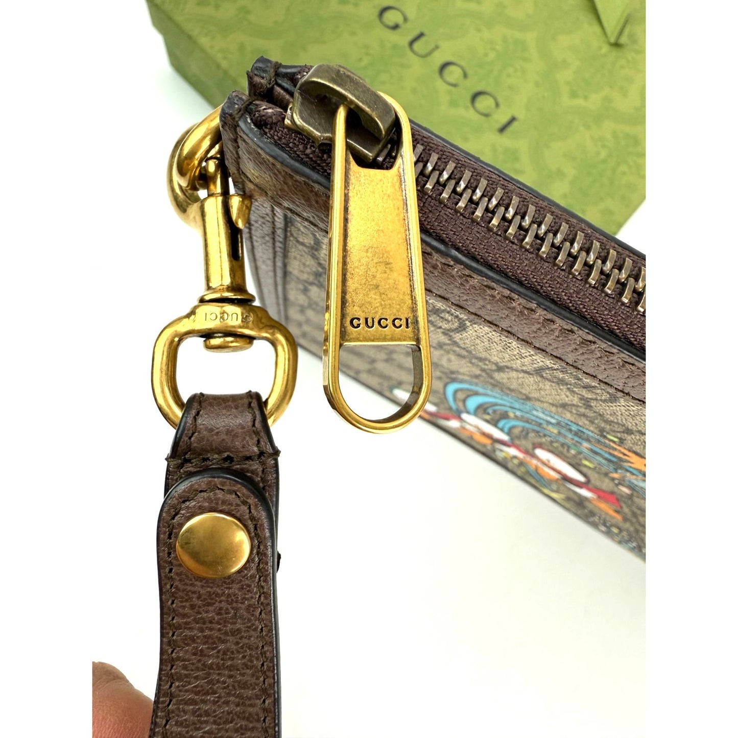 
                  
                    Gucci Disney Donald Duck GG Supreme Zip Beige Clutch Wristlet Bag
                  
                