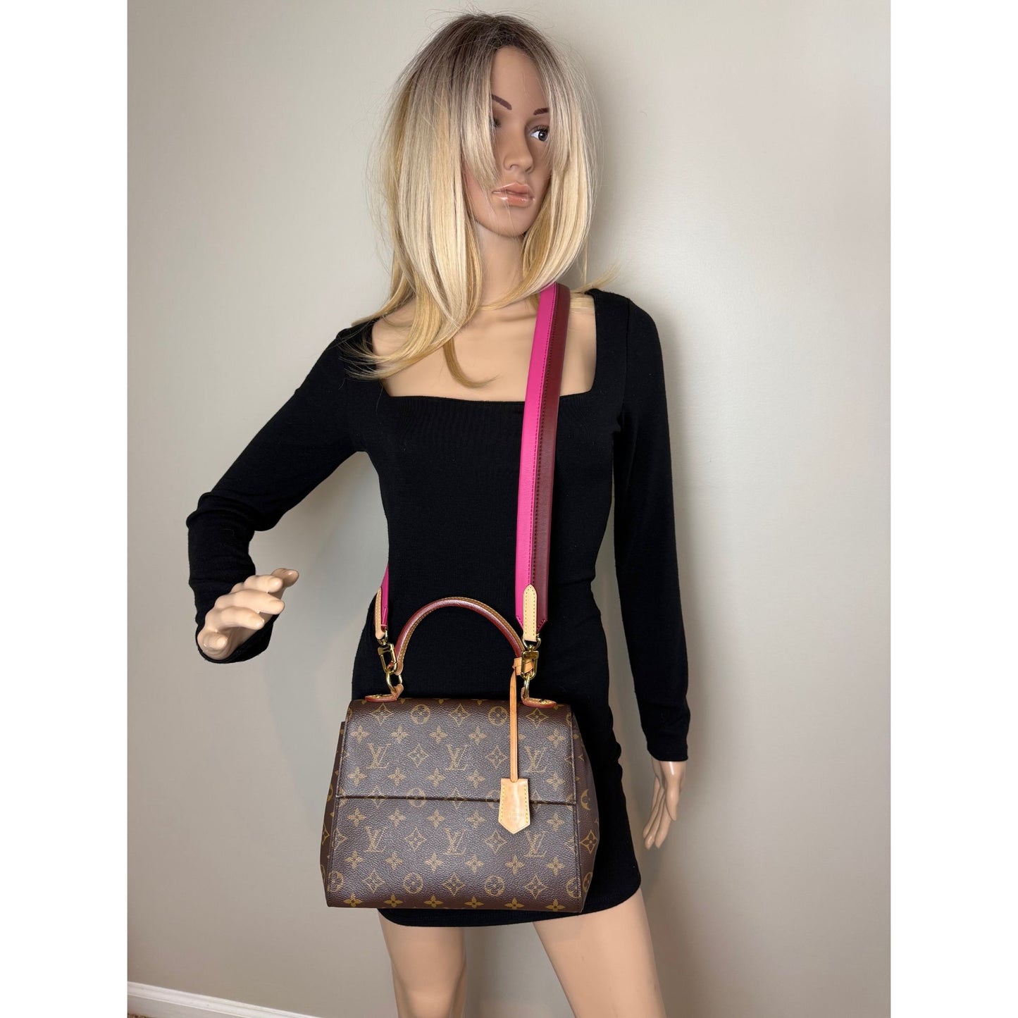 
                  
                    LOUIS VUITTON Cluny BB Bordeaux Fuchsia Monogram Shoulder Bag
                  
                