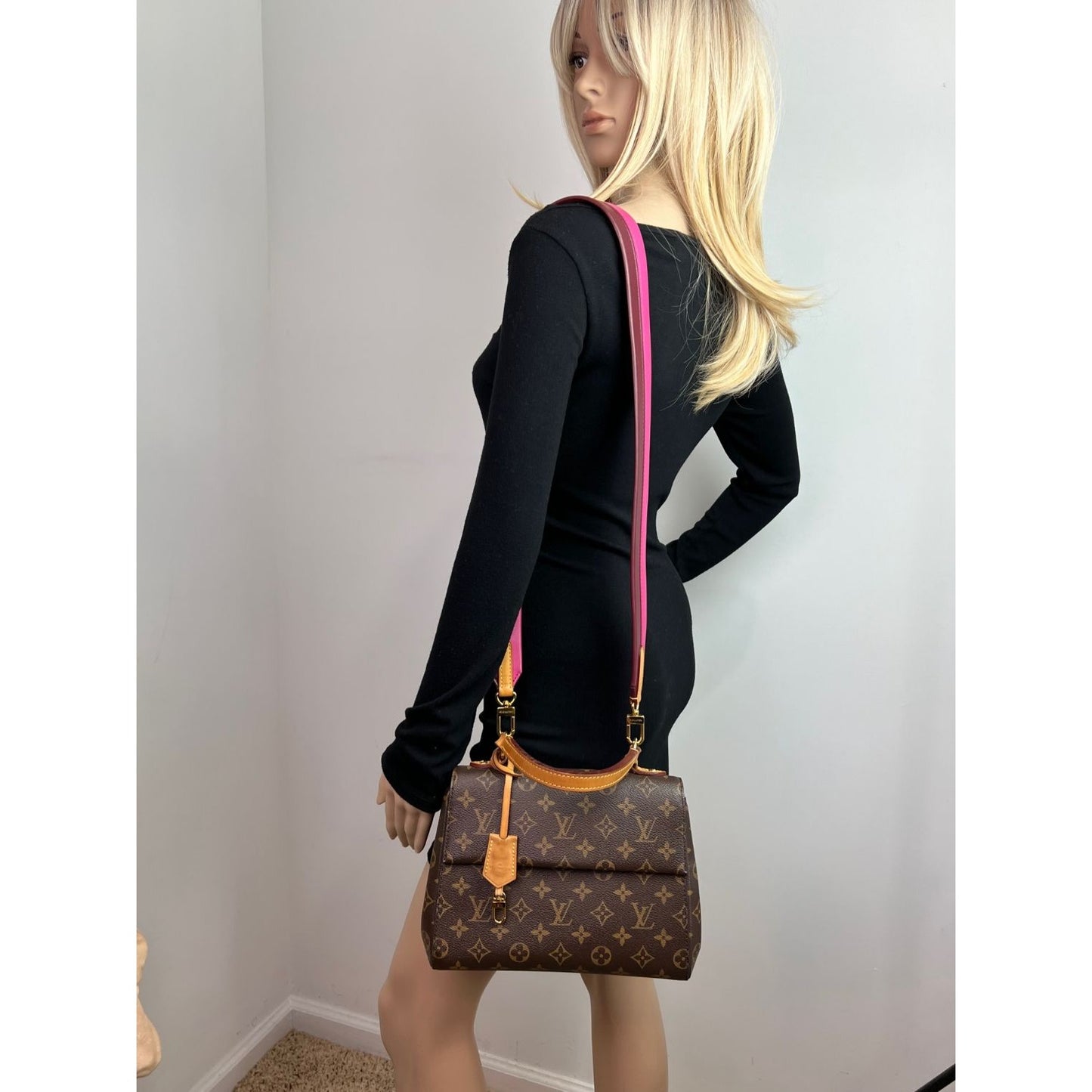 
                  
                    LOUIS VUITTON Cluny BB Bordeaux Fuchsia Monogram Shoulder Bag
                  
                