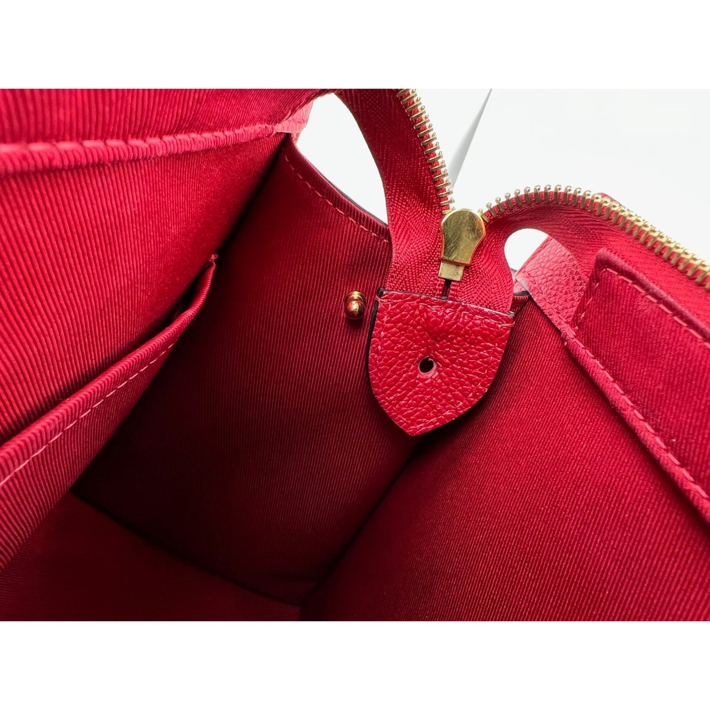 
                  
                    Louis Vuitton Scarlett Monogram Sully Empriente Leather Shoulder Bag
                  
                