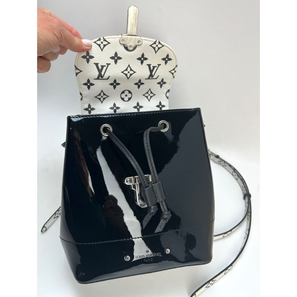 Louis Vuitton Hot Springs White Monogram Patent Leather Backpack – Debsluxurycloset