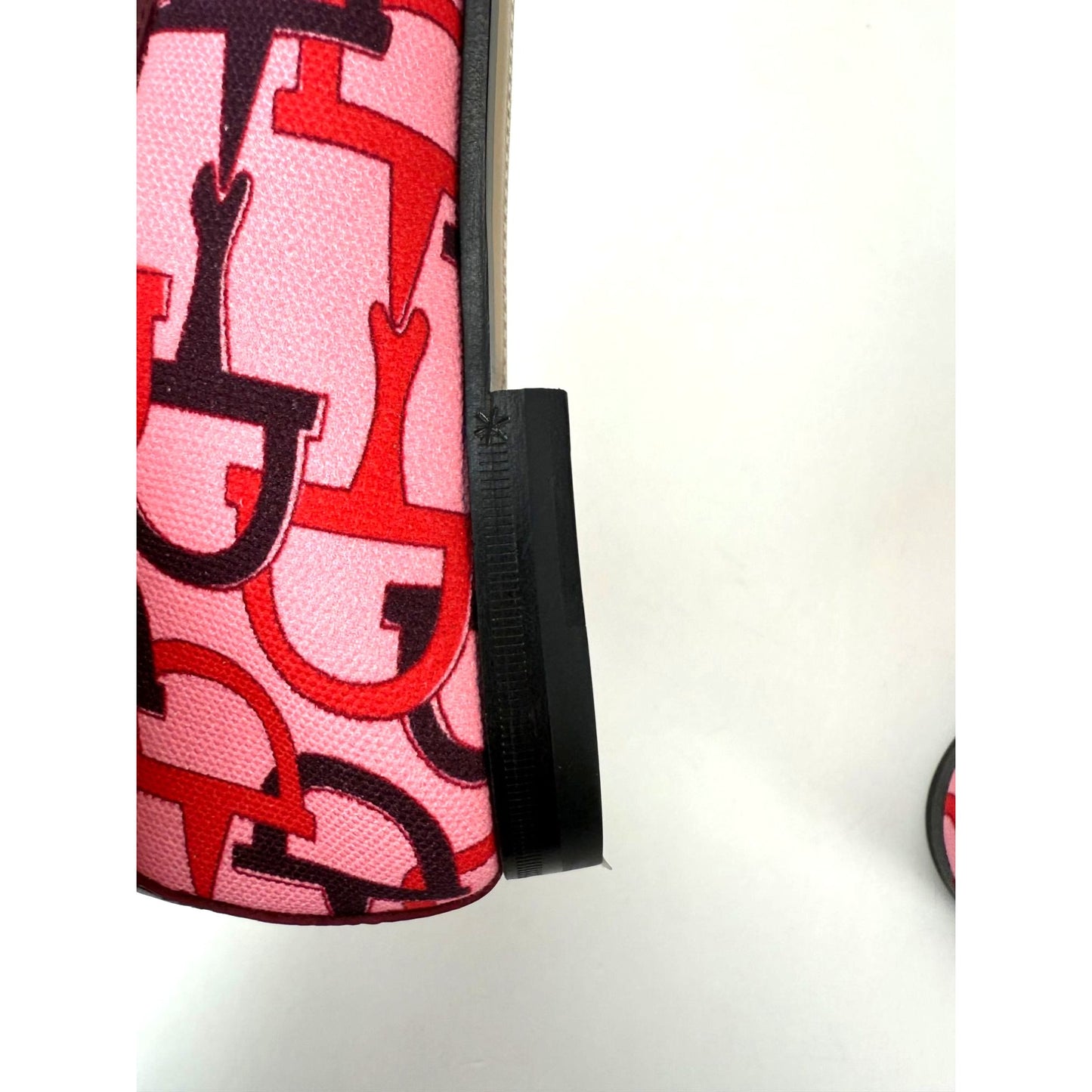 
                  
                    Gucci Jordaan Horsebit Pink Loafers Shoes Size 7.5
                  
                