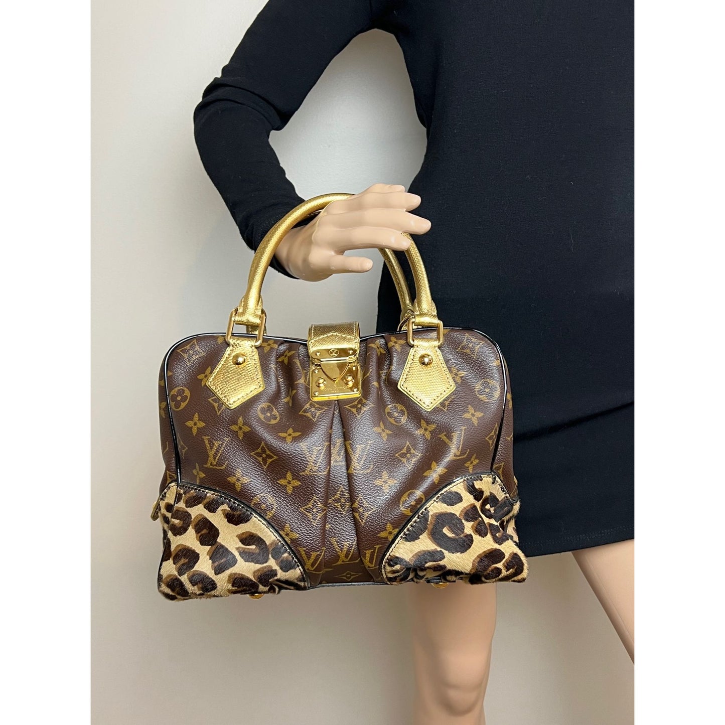 
                  
                    Louis Vuitton Bag  Adele Monogram Leopard Shoulder Bag Limited Edition
                  
                