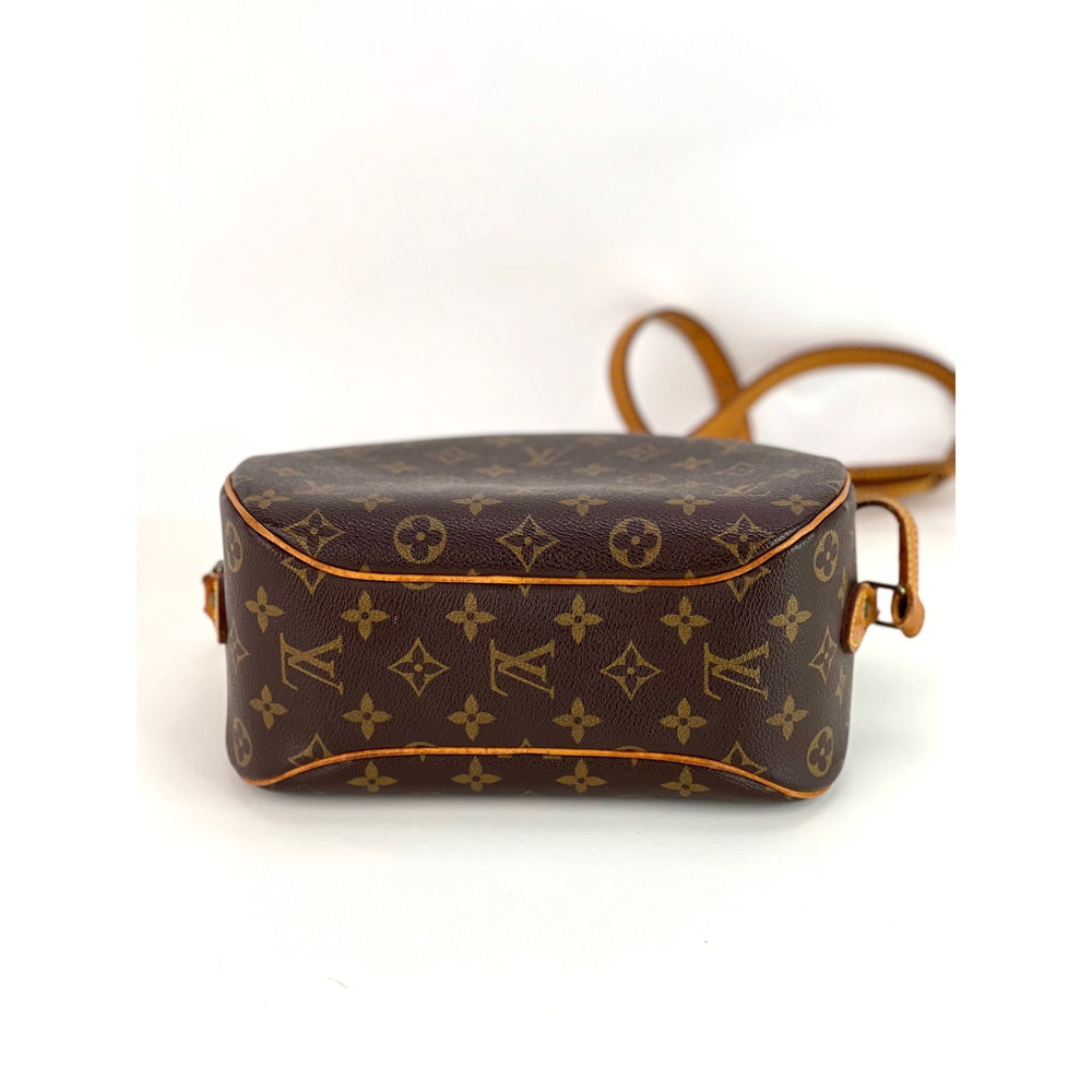Pre-owned Louis Vuitton Blois Monogram Brown Cross Body Bag ($405) ❤ liked  on Polyvore featuring …