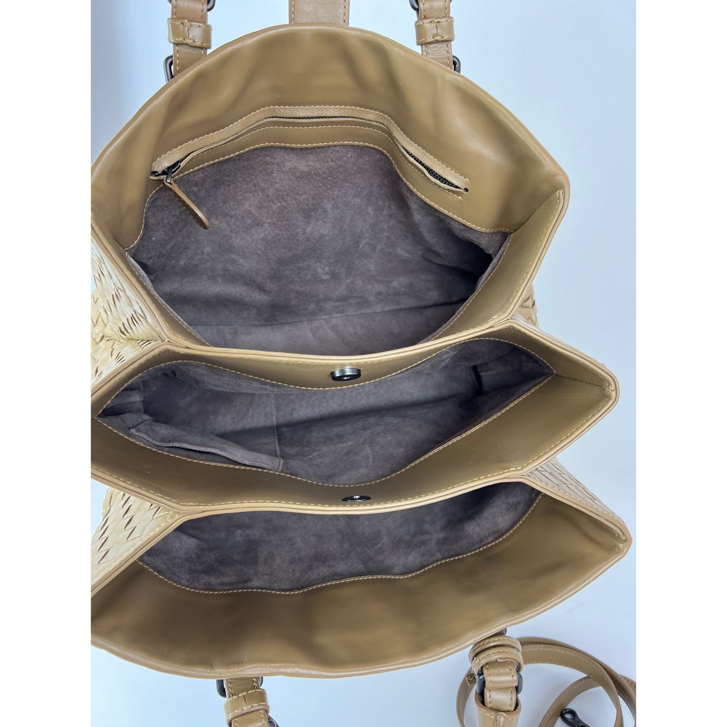 
                  
                    Bottega Veneta Roma Intrecciato Nappa Taupe Shoulder Bag
                  
                