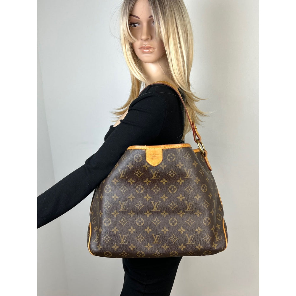 Help me decide! Graceful MM or CarryAll MM? : r/Louisvuitton