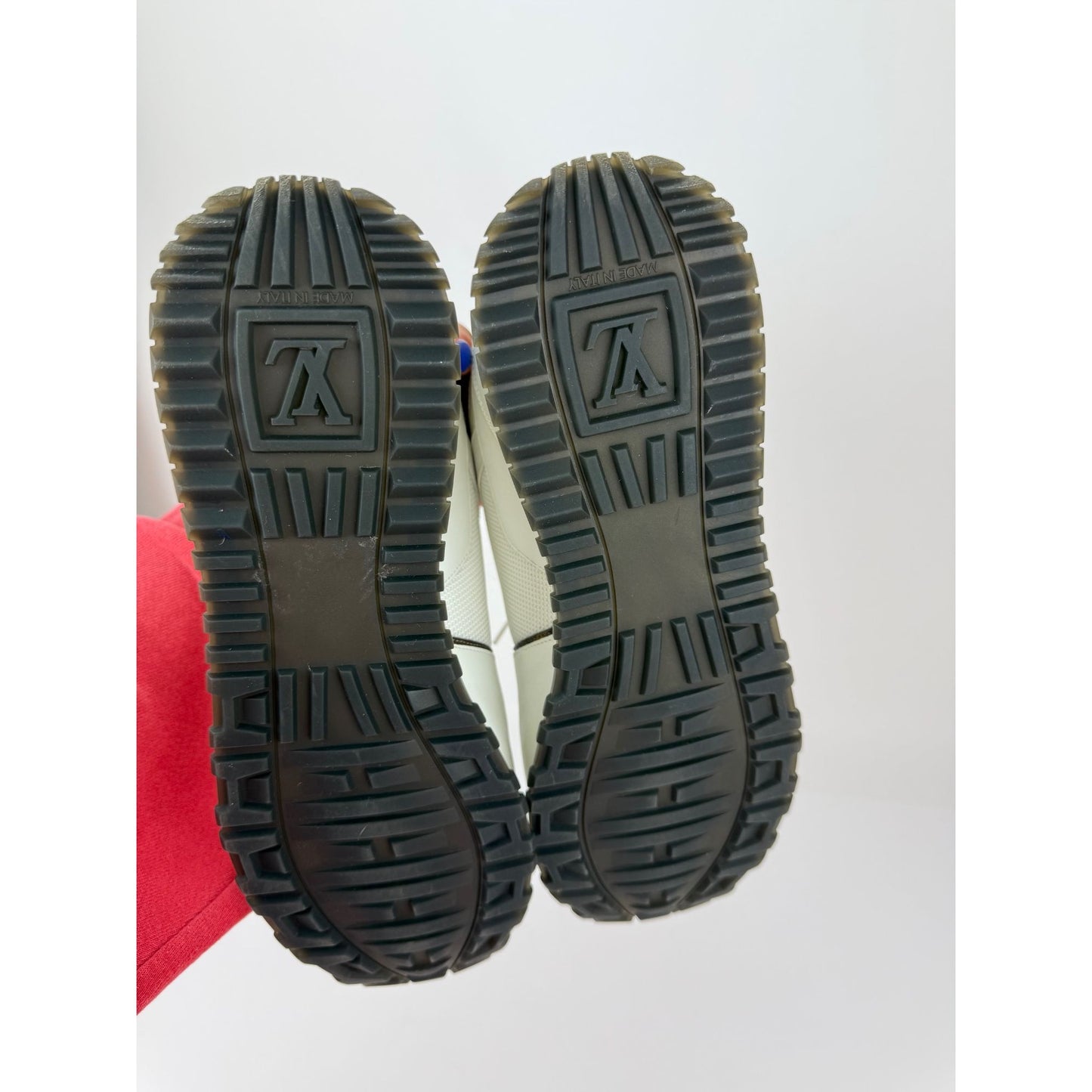 
                  
                    LOUIS VUITTON Run Away Lace-Up Womens Sneakers Size 39 USA 9
                  
                