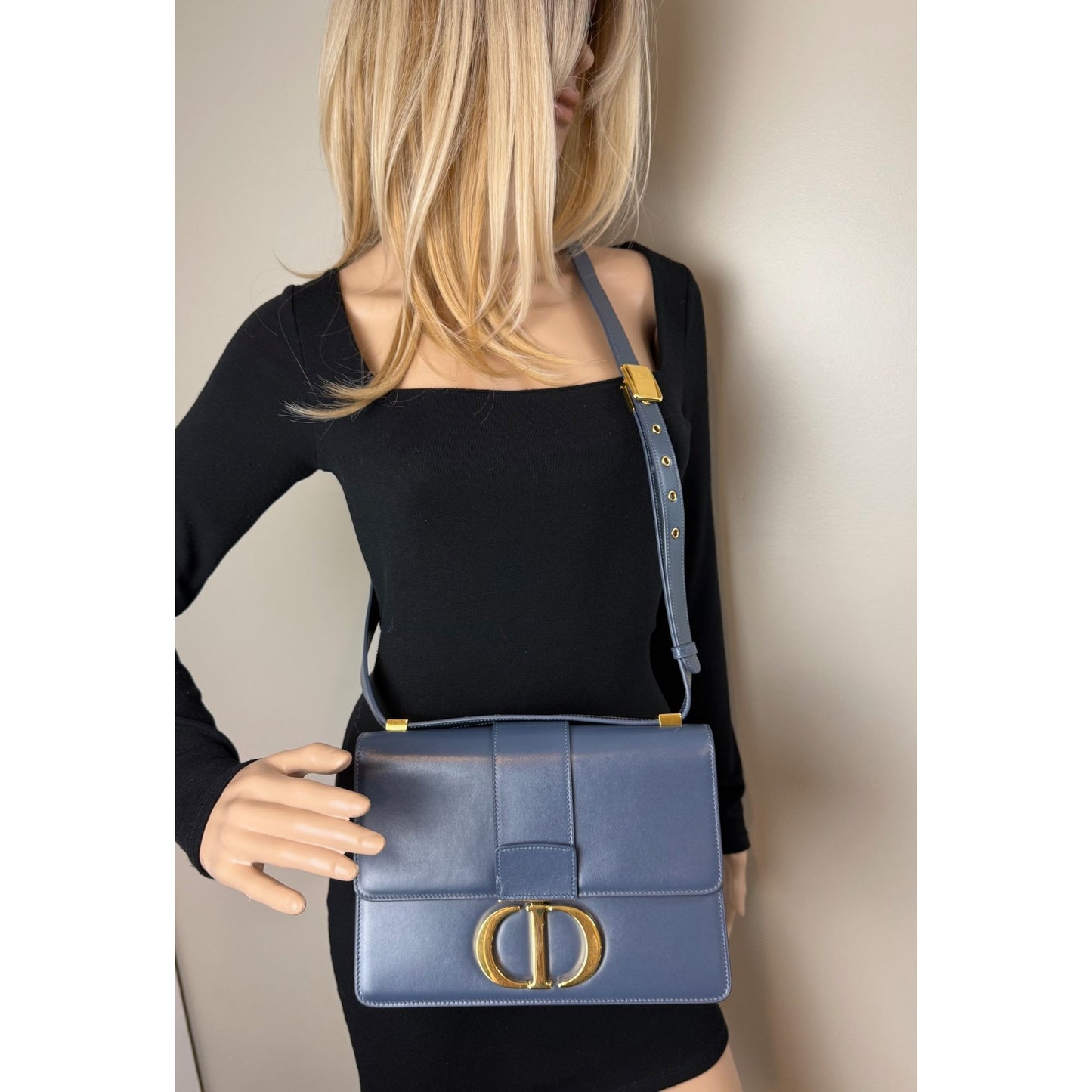 
                  
                    Christian Dior 30 Montaigne Smooth Calfskin Box Dark Denim Bag
                  
                