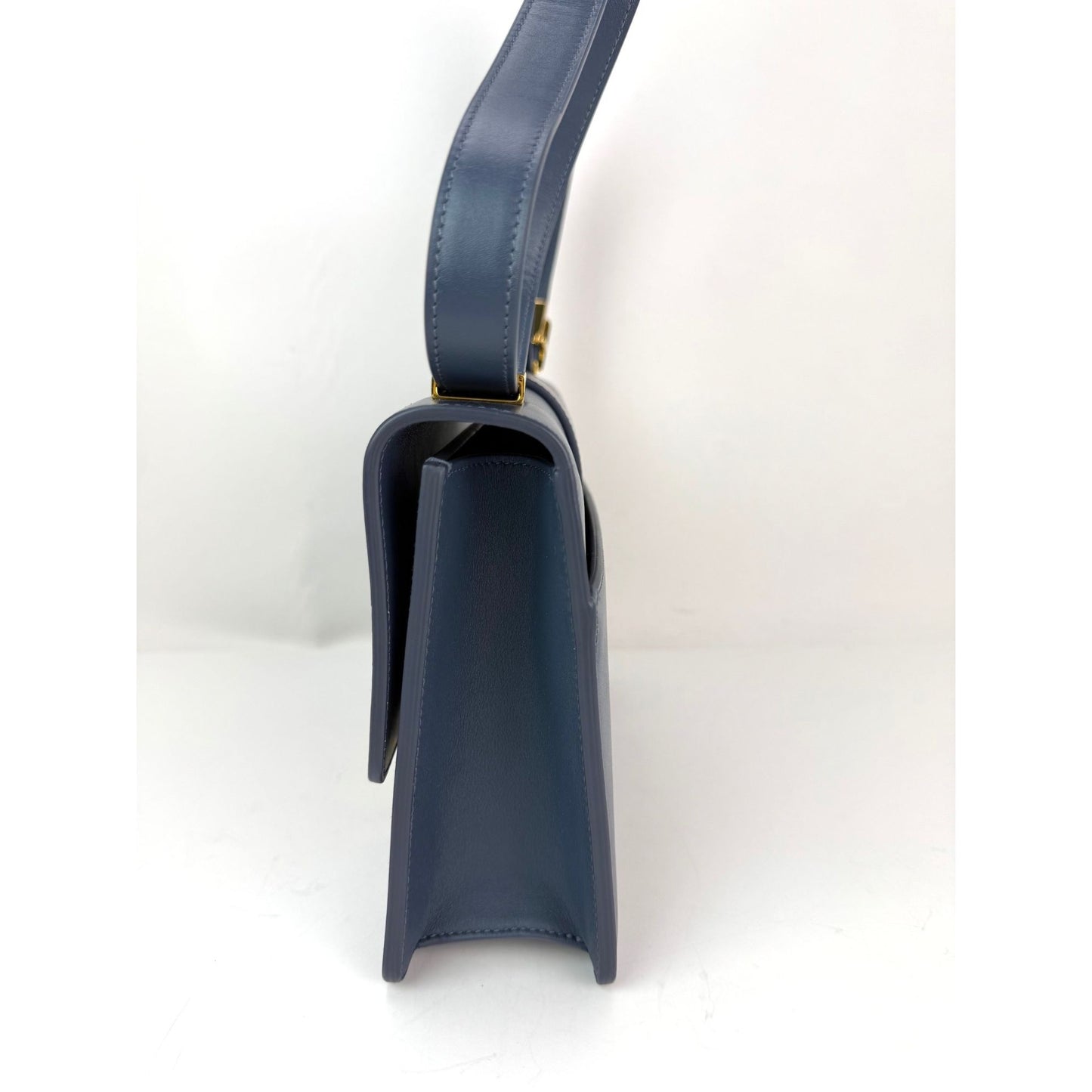 
                  
                    Christian Dior 30 Montaigne Smooth Calfskin Box Dark Denim Bag
                  
                