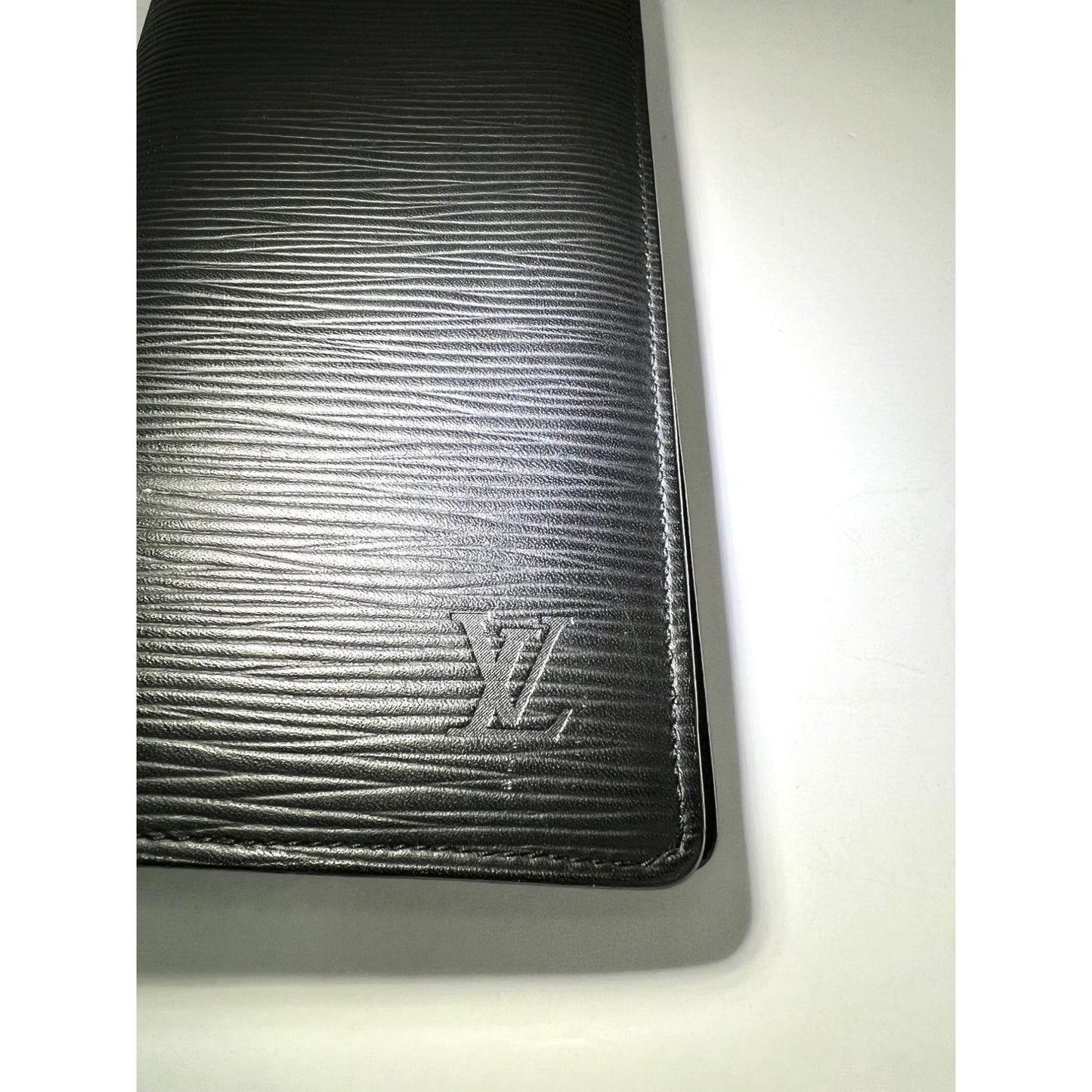 
                  
                    LOUIS VUITTON Epi Brazza Long Black Leather Wallet
                  
                