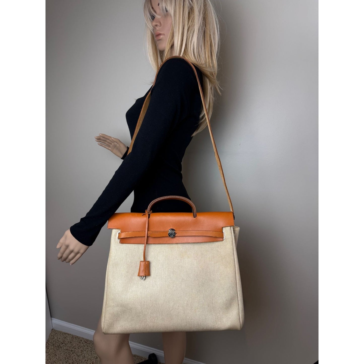 
                  
                    Hermes Toile Vache Herbag 39 MM Natural Shoulder Hand Bag
                  
                