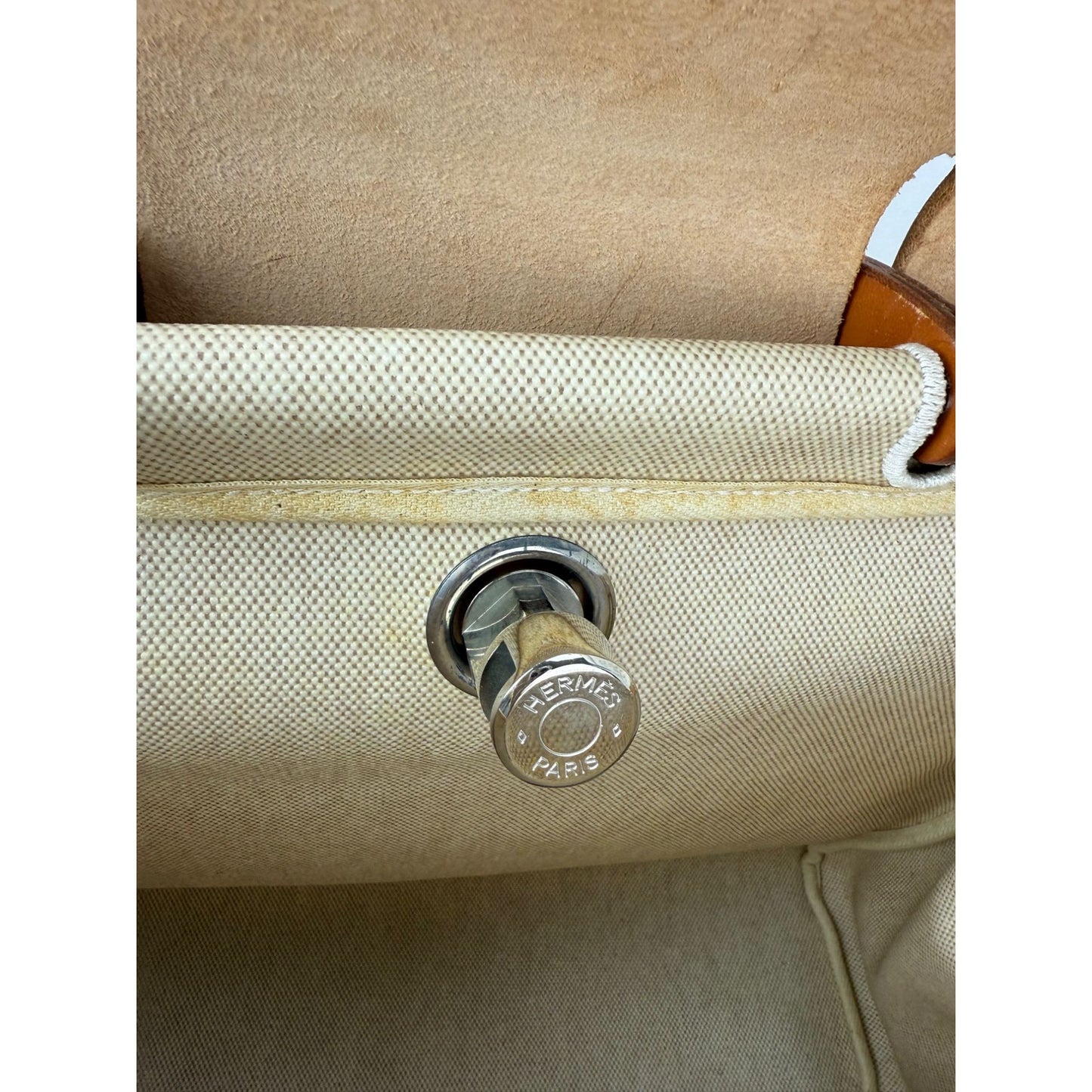 
                  
                    Hermes Toile Vache Herbag 39 MM Natural Shoulder Hand Bag
                  
                