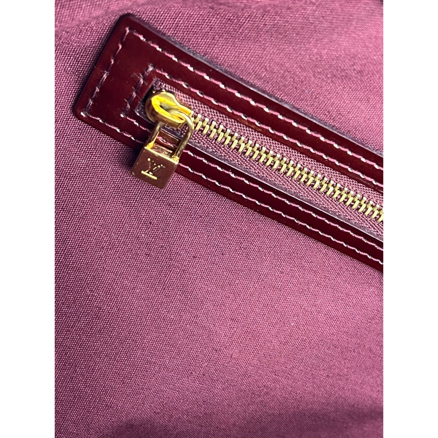 
                  
                    Louis Vuitton Wilshire MM Vernis Patent Leather Amarante Tote Bag
                  
                