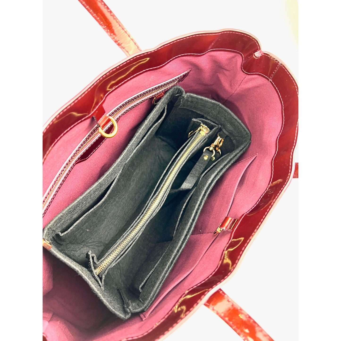 
                  
                    Louis Vuitton Wilshire MM Vernis Patent Leather Amarante Tote Bag
                  
                