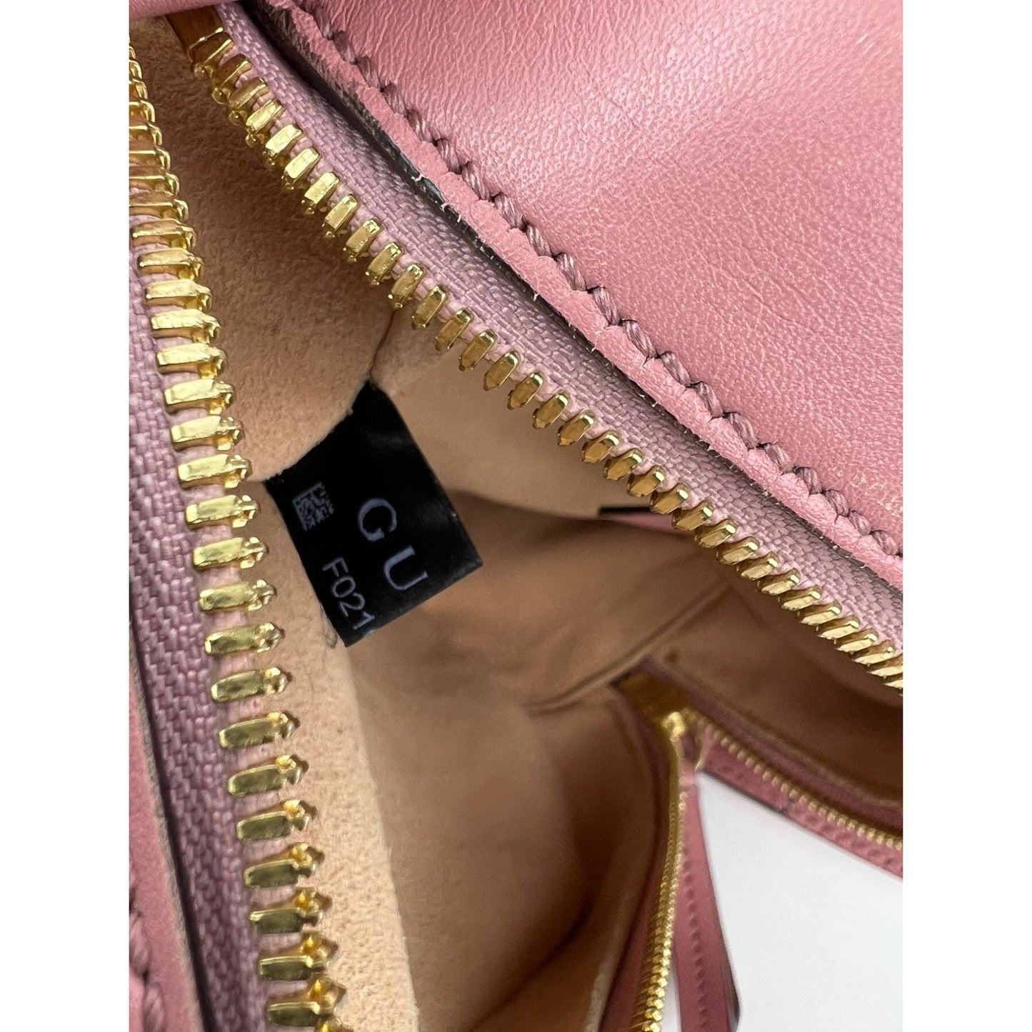 
                  
                    Gucci Guccissima Camera Pink Leather Crossbody Bag
                  
                