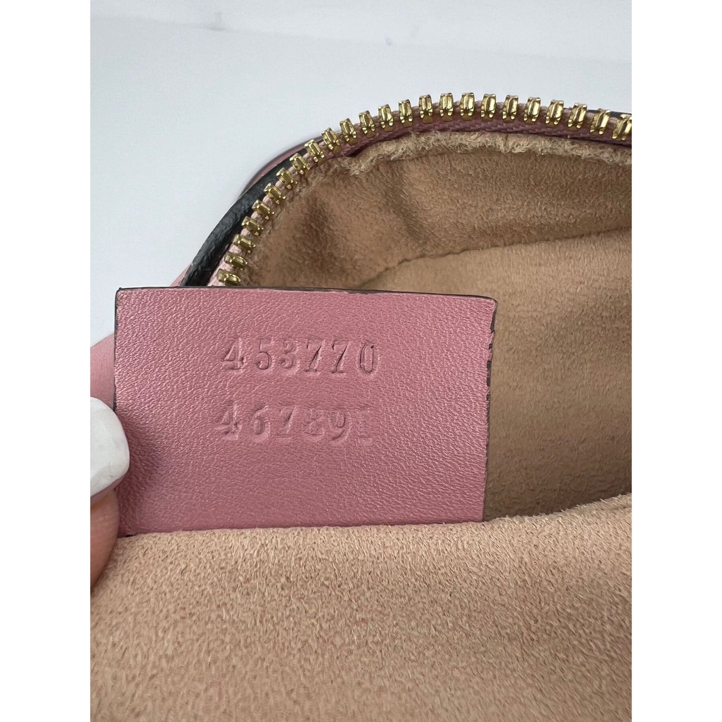 
                  
                    Gucci Guccissima Camera Pink Leather Crossbody Bag
                  
                
