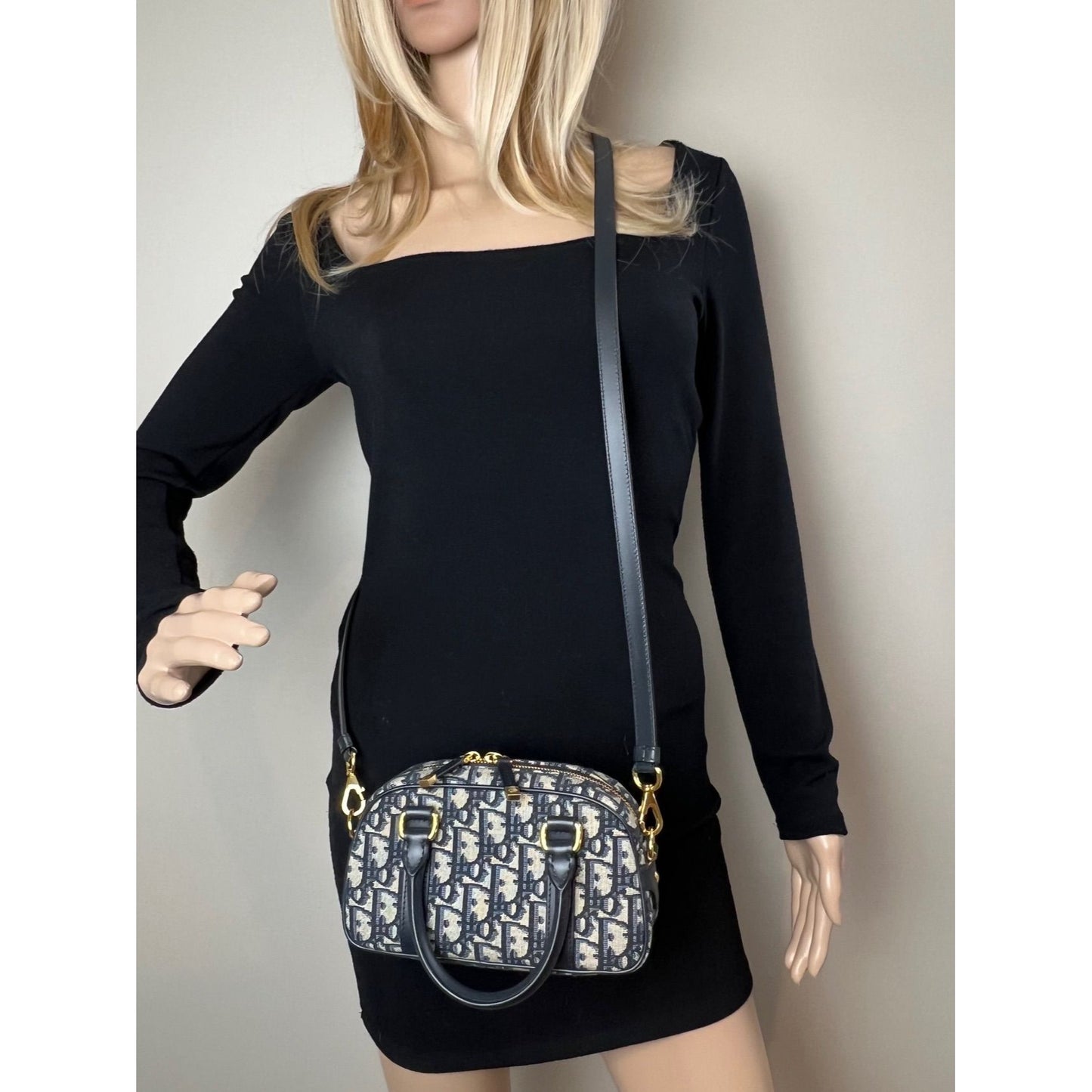 
                  
                    Christian Dior Oblique East West Nano D-Vibe Navy Bowling Bag EBAY LIVE
                  
                