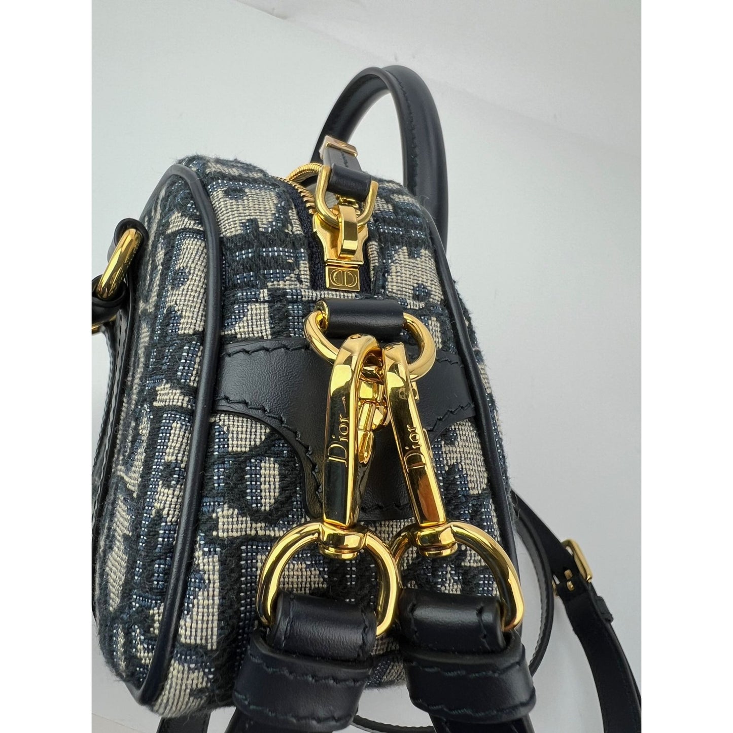 
                  
                    Christian Dior Oblique East West Nano D-Vibe Navy Bowling Bag EBAY LIVE
                  
                