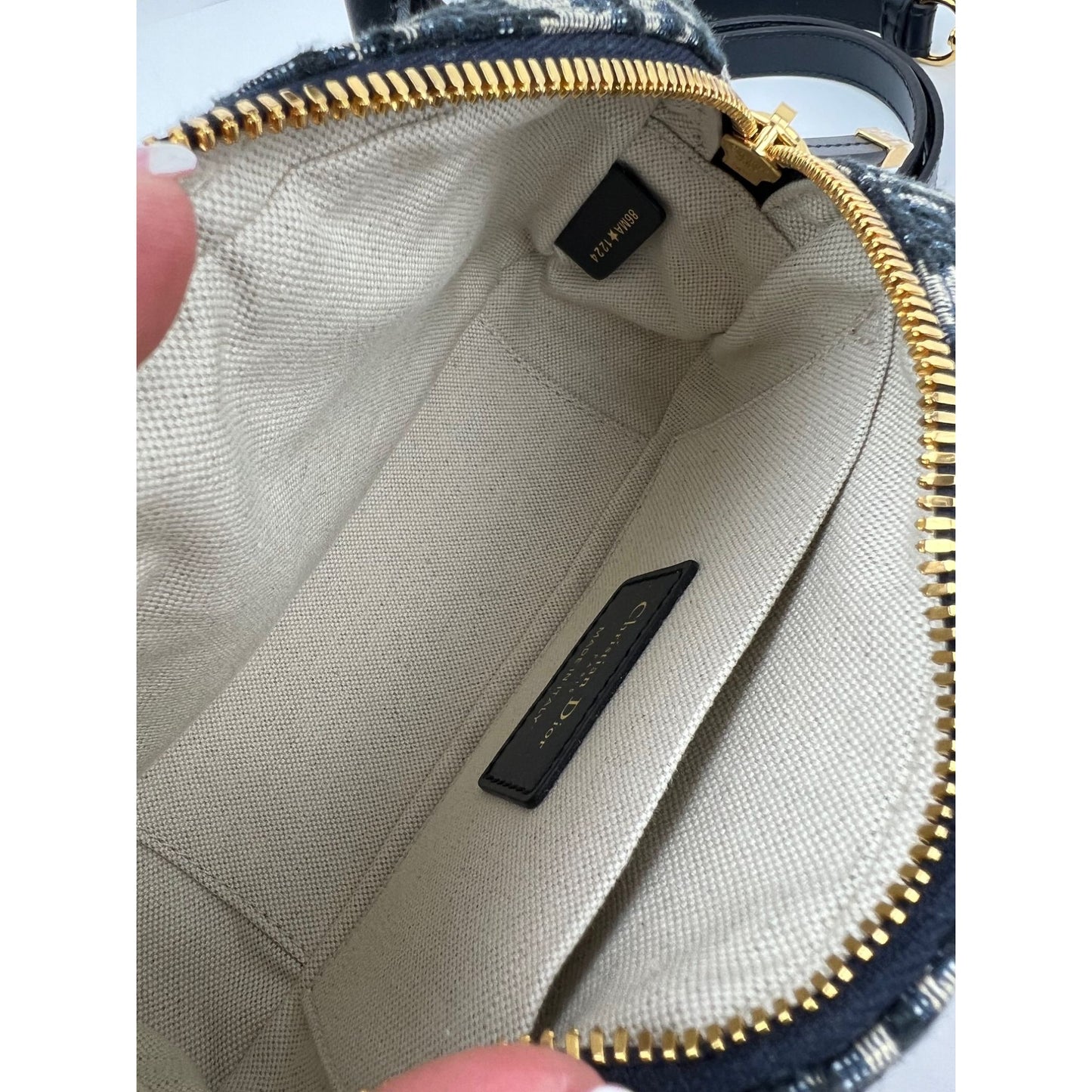 
                  
                    Christian Dior Oblique East West Nano D-Vibe Navy Bowling Bag EBAY LIVE
                  
                