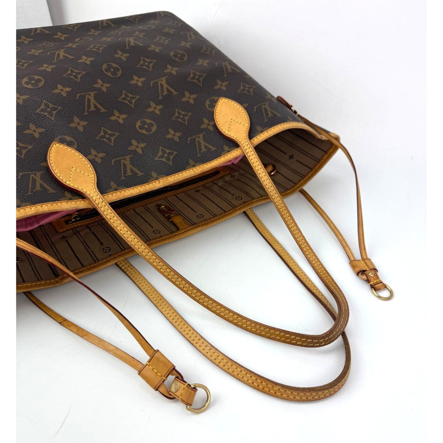 
                  
                    Louis Vuitton Neverfull MM Monogram Canvas Tote Bag
                  
                