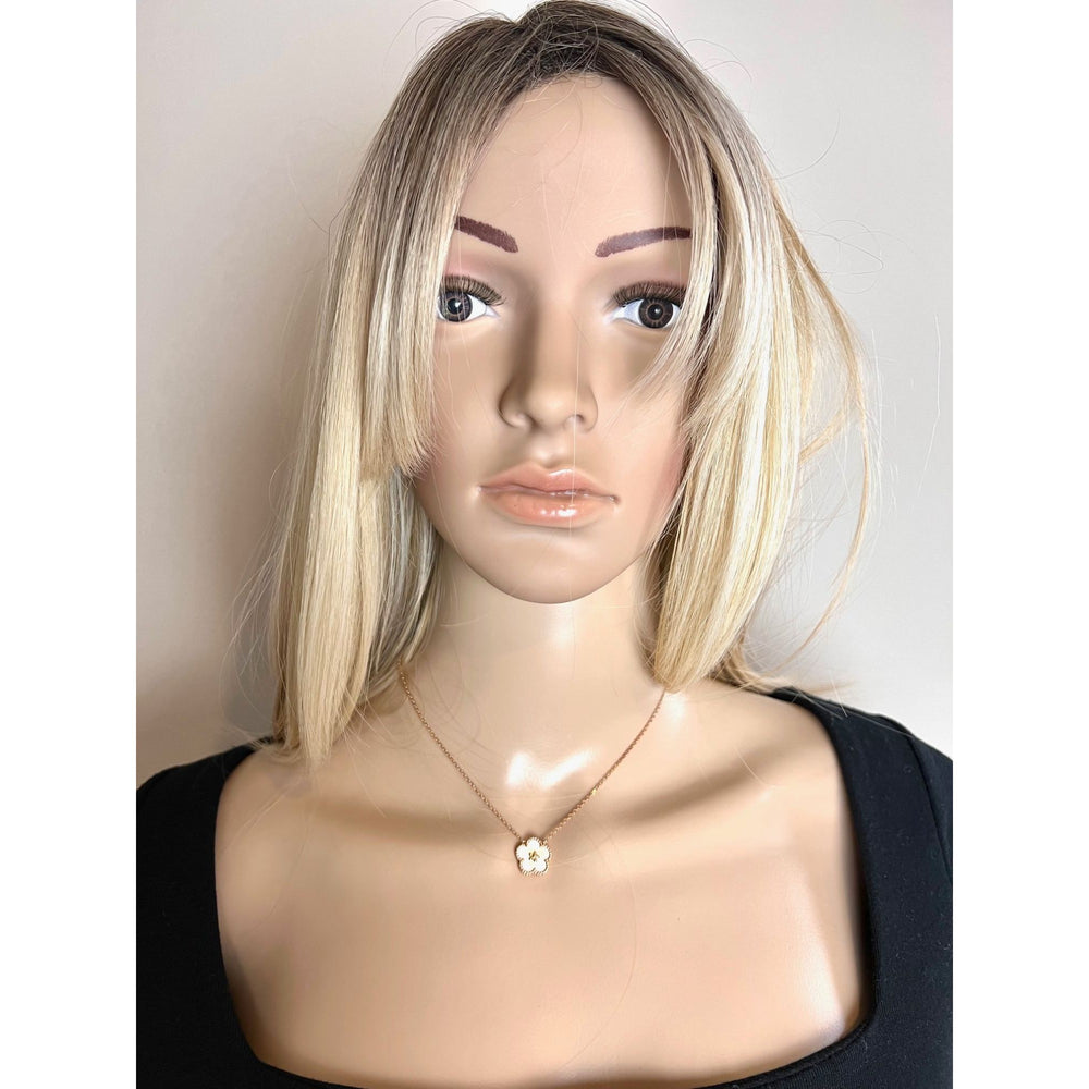 
                  
                    Van Cleef & Arpels 18K Rose Gold Mother of Pearl Lucky Spring Plum Blosssom Pendant Necklace
                  
                