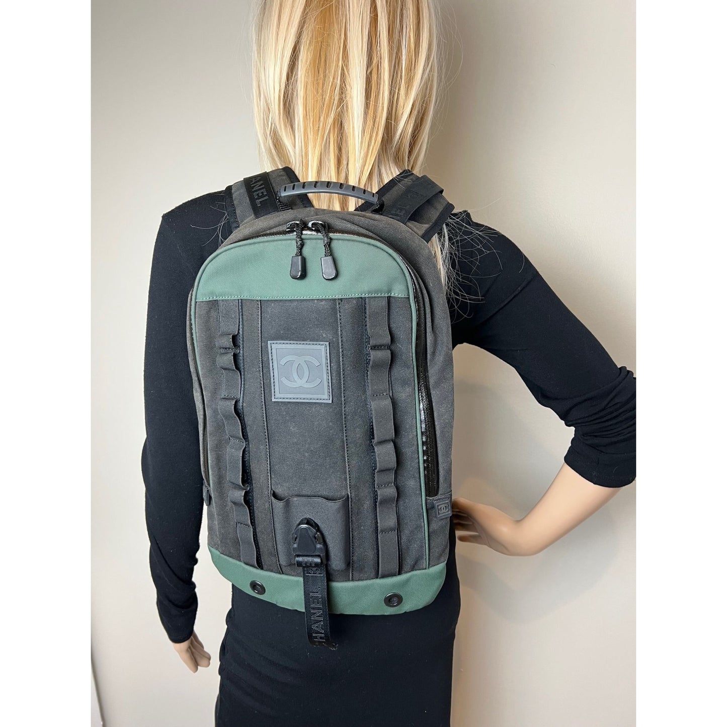 
                  
                    Chanel Nylon Black Sportsline Backpack Vintage
                  
                