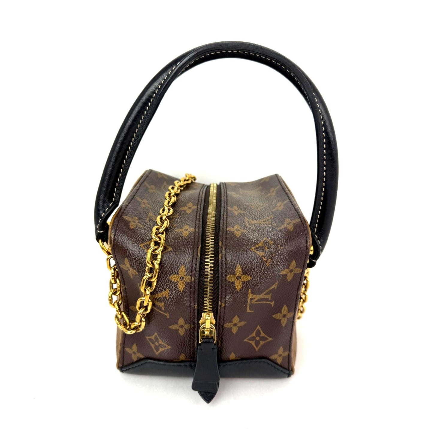 
                  
                    Louis Vuitton Reverse Monogram Square Shoulder Hand Bag
                  
                