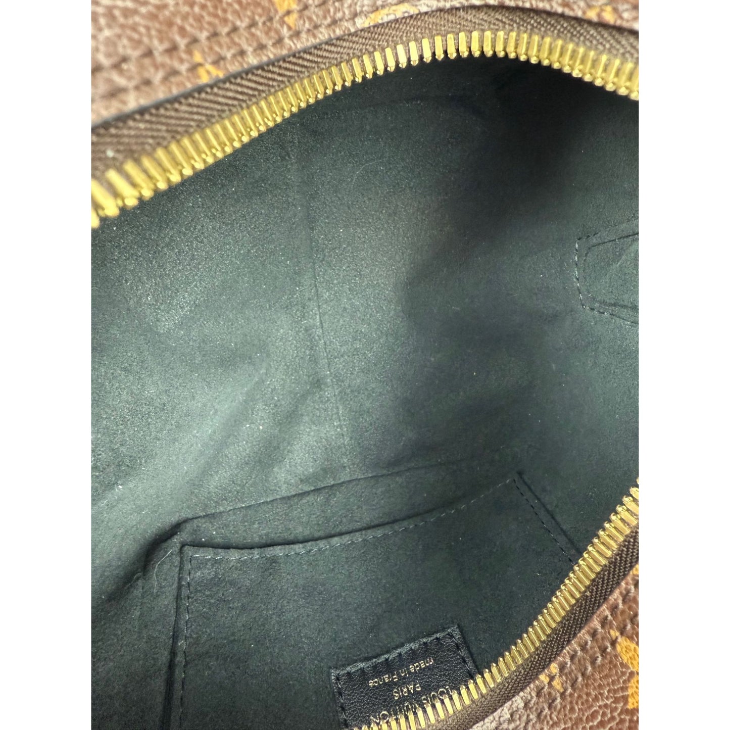 
                  
                    Louis Vuitton Reverse Monogram Square Shoulder Hand Bag
                  
                