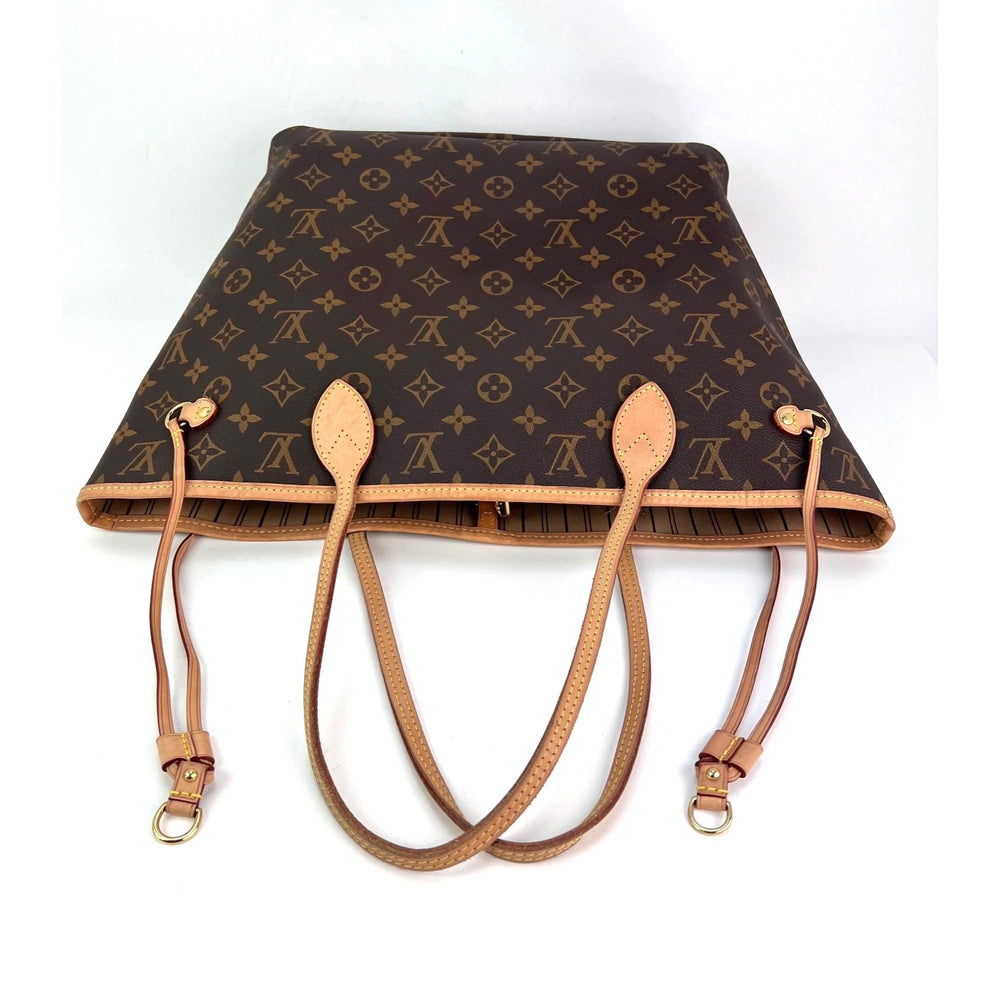 
                  
                    LOUIS VUITTON Neverfull MM Monogram Canvas Tote Bag
                  
                