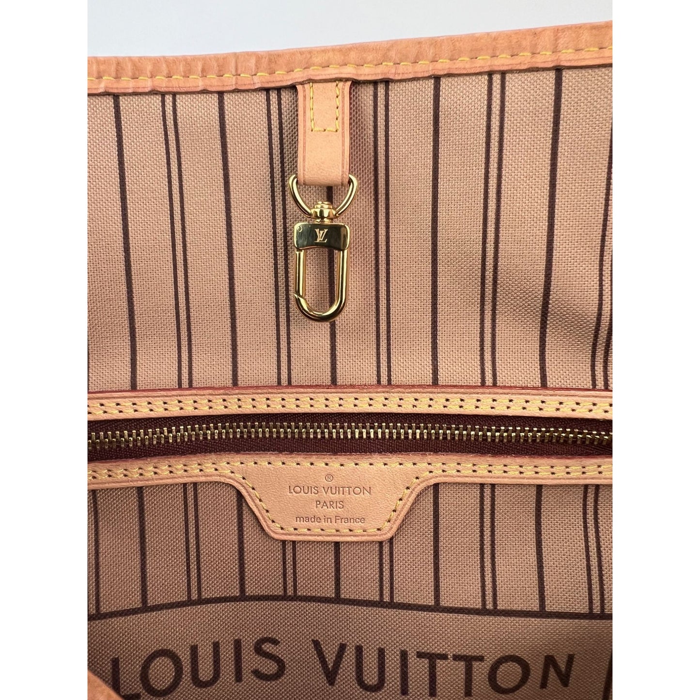 
                  
                    LOUIS VUITTON Neverfull MM Monogram Canvas Tote Bag
                  
                