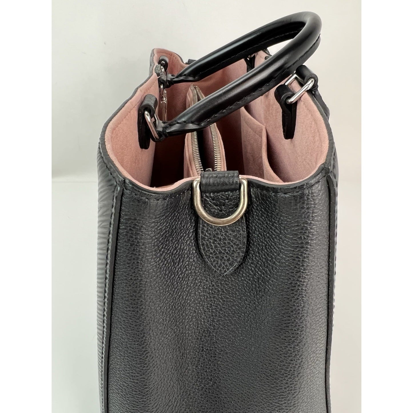 
                  
                    Louis Vuitton Epi Marelle MM Black Leather Shoulder Tote Bag
                  
                