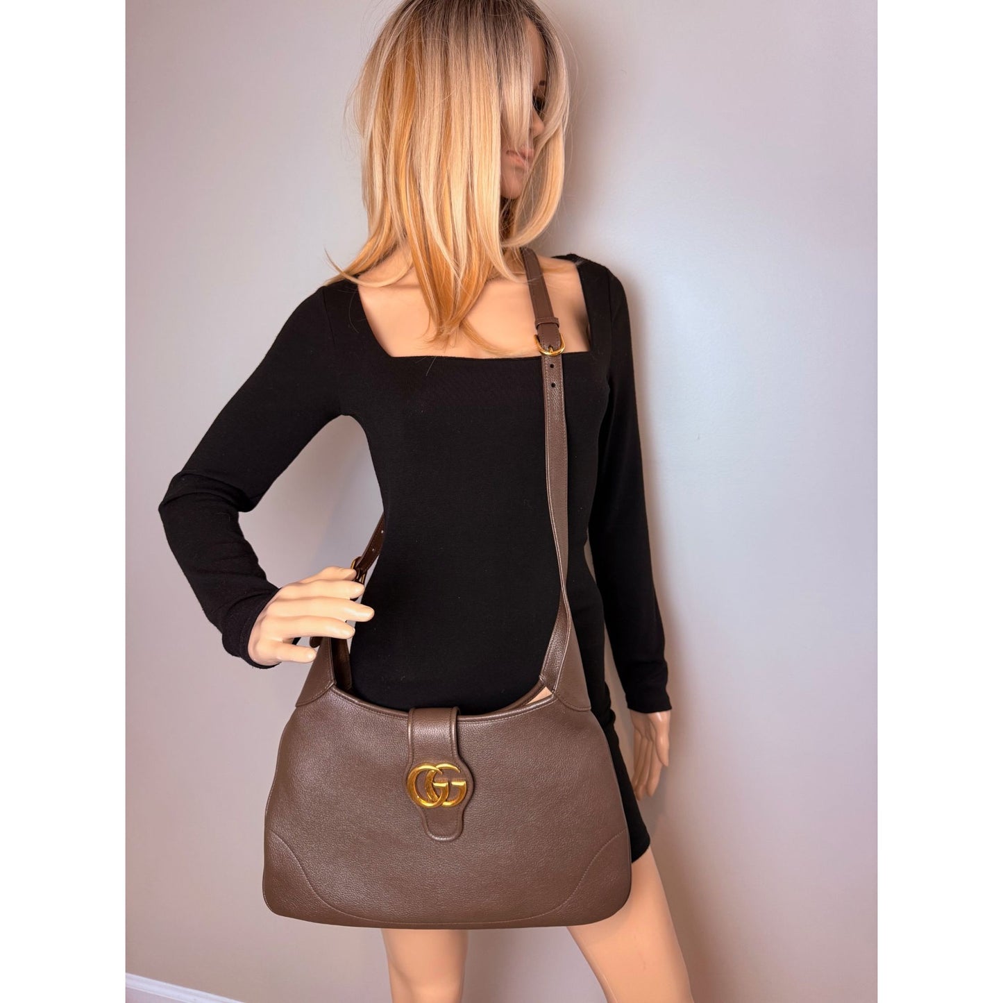 
                  
                    Gucci Aphrodite Brown Leaher Meddium Hobo Shoulder Bag
                  
                