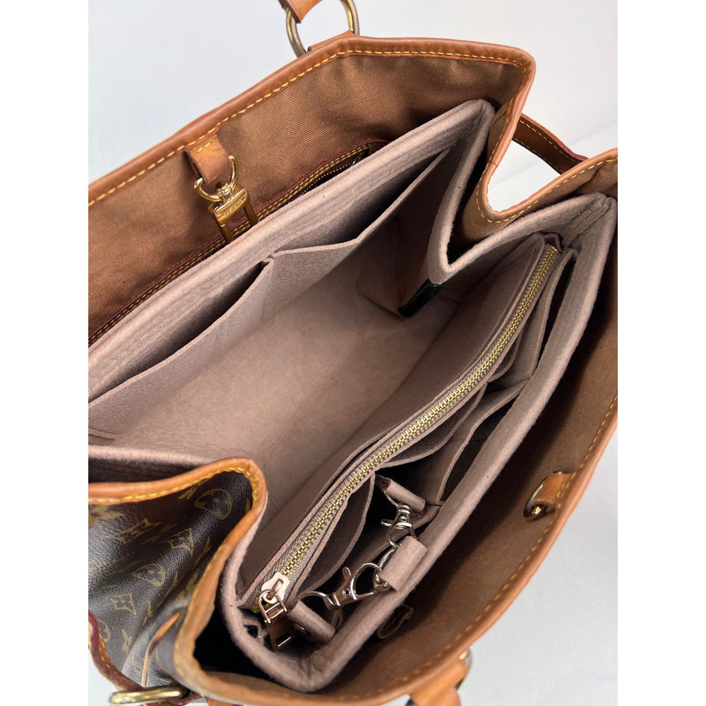 
                  
                    Louis Vuitton Batignolles Horizontal Monogram Canvas Tote Bag
                  
                