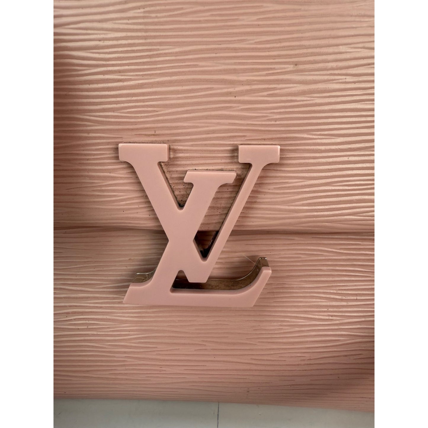 
                  
                    Louis Vuitton Grenelle PM Pink Epi Leather Shoulder Bag
                  
                