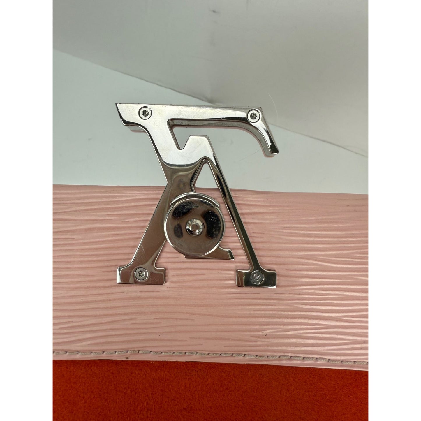 
                  
                    Louis Vuitton Grenelle PM Pink Epi Leather Shoulder Bag
                  
                