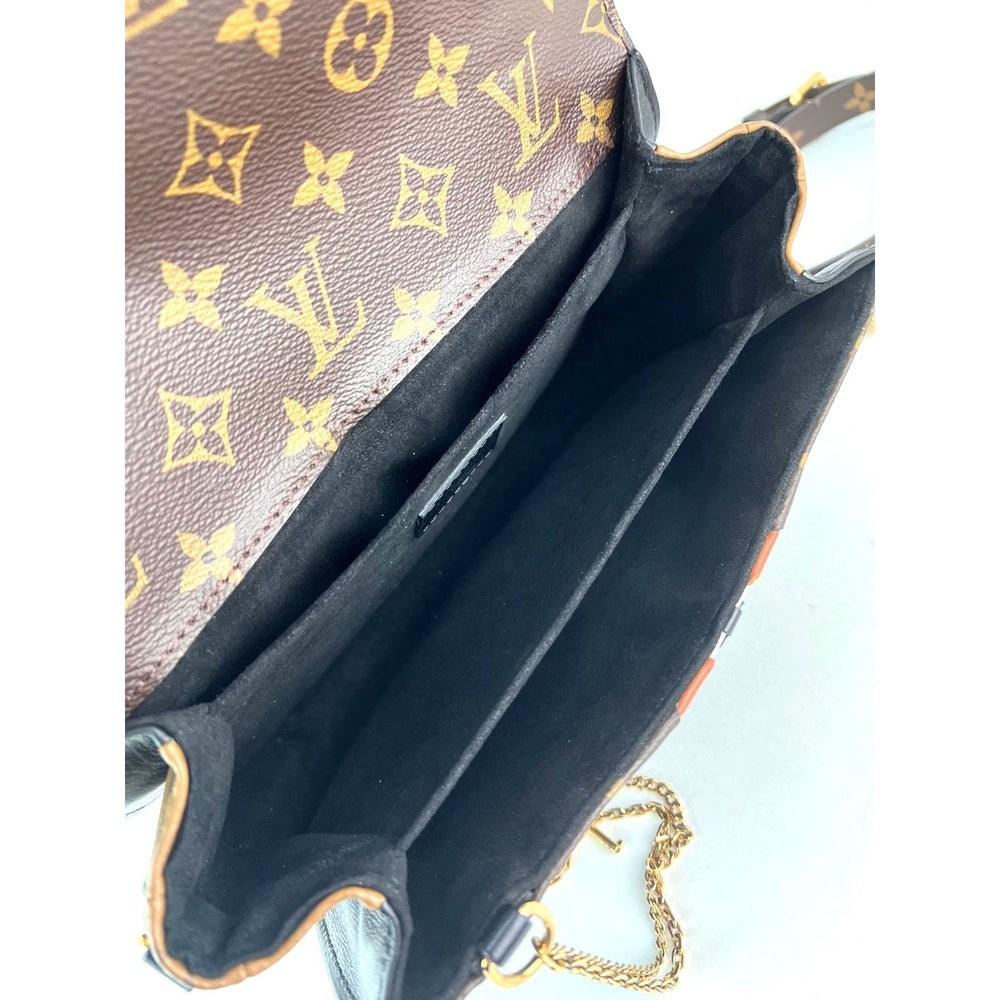 
                  
                    Louis Vuitton Pochette Metis Limited Edition Brogue Reverse Monogram Messenger Crossbody Bag
                  
                