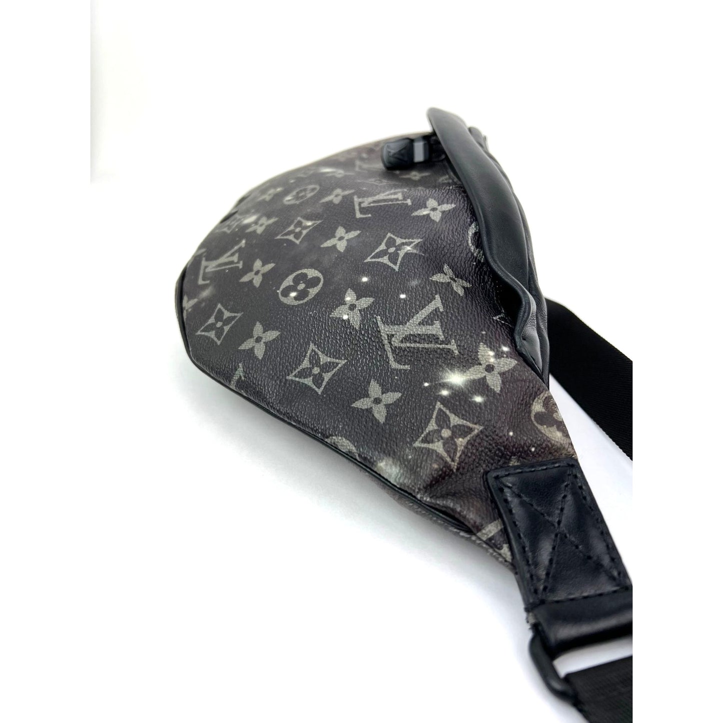 
                  
                    Louis Vuitton Monogram Galaxy Discovery Bumbag Sling Bag Men's
                  
                