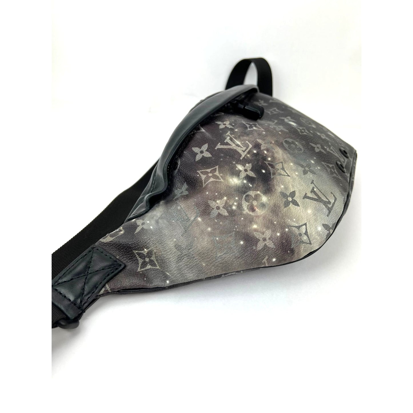 
                  
                    Louis Vuitton Monogram Galaxy Discovery Bumbag Sling Bag Men's
                  
                