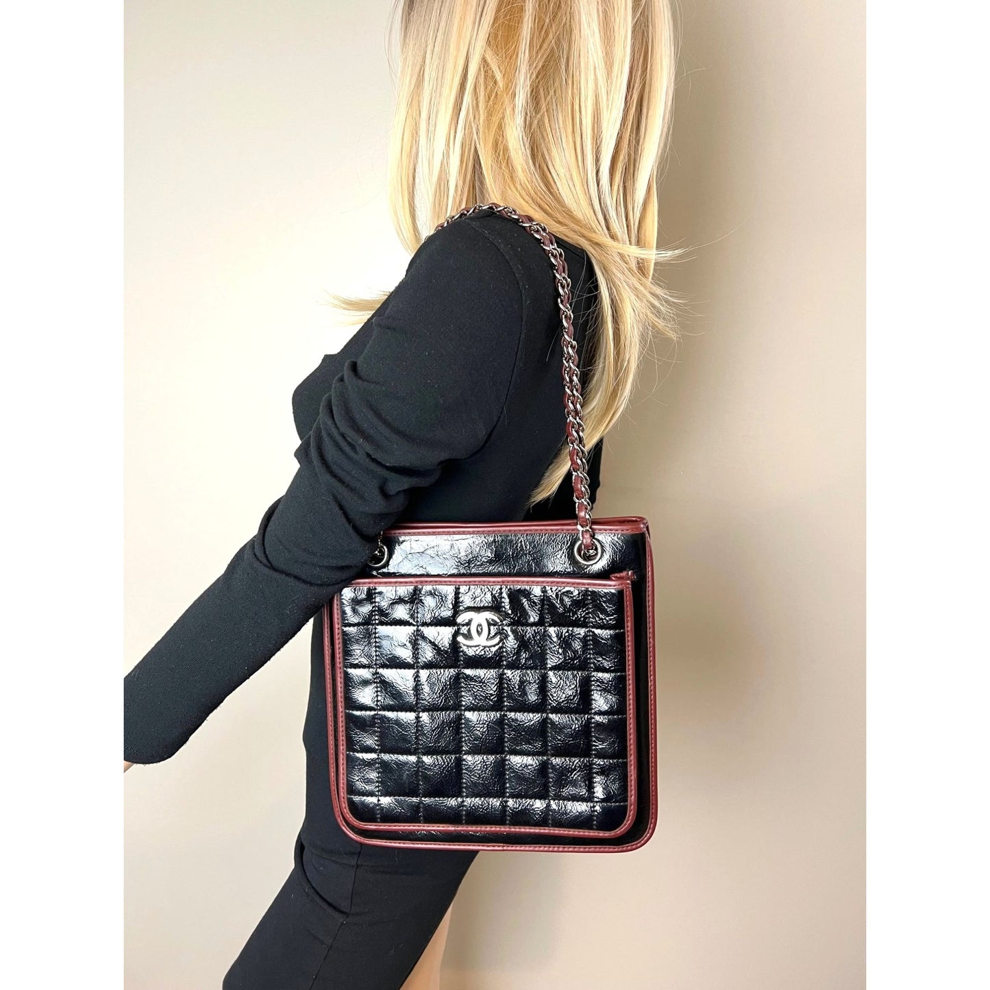 
                  
                    Chanel Chocolate Bar Chain Black Patient Leather Tote Bag EBAY LIVE
                  
                