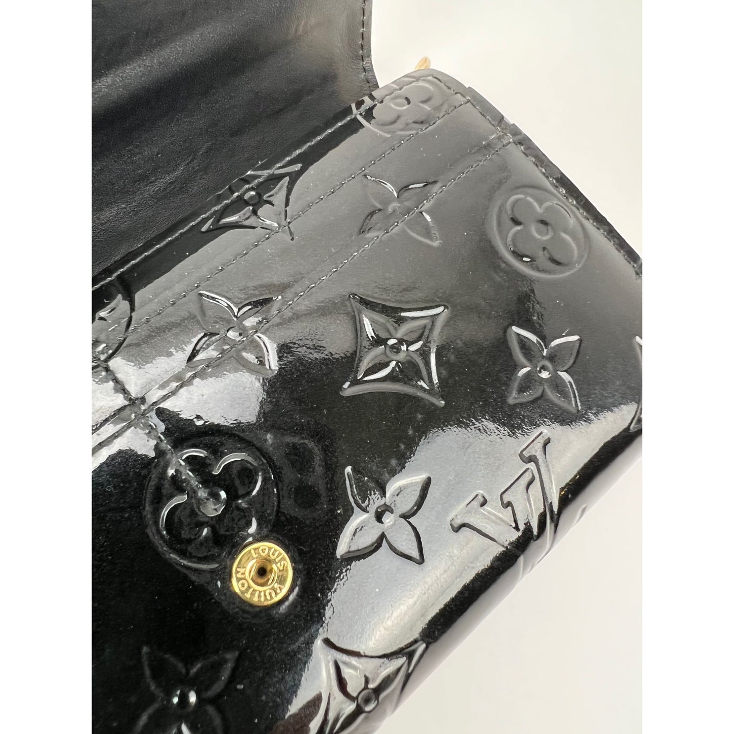 
                  
                    Louis Vuitton Sarah Monogram Vernis Stickers Black Wallet Limited Edition
                  
                