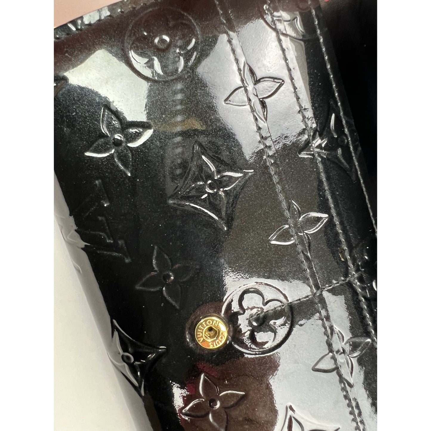 
                  
                    Louis Vuitton Sarah Monogram Vernis Stickers Black Wallet Limited Edition
                  
                