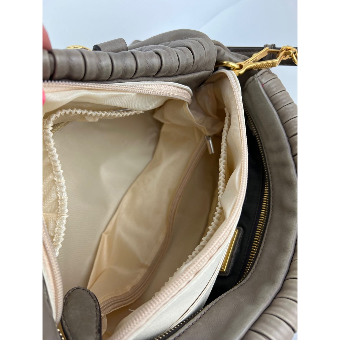 
                  
                    Miu Miu Nappa Plisse Beige Cammeo Bowling Bag Vintage
                  
                